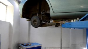 Замена сайлентблоков задней балки, без снятия балки на автомобиле Toyota FunCargo, Vitz Platz