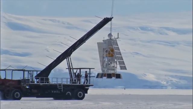 Спутники НАСА и болтаются они под КУПОЛОМ и горя не знают. смотреть онлайн