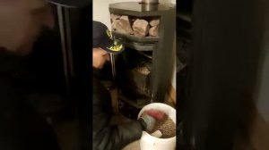 Как топить пеллетами обычную печь