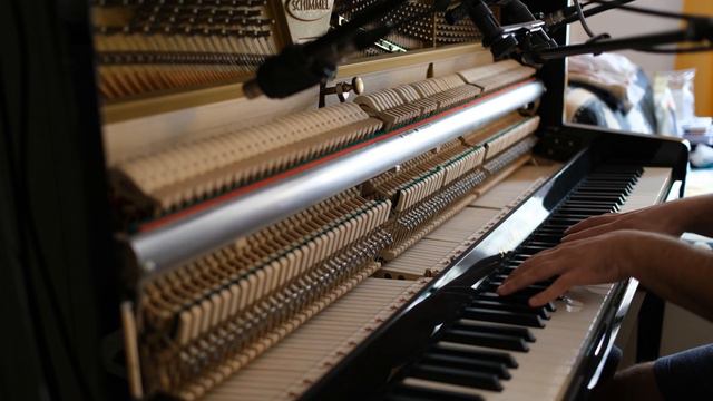 Dominique Charpentier - September Improvisation (felt piano) смотреть онлайн