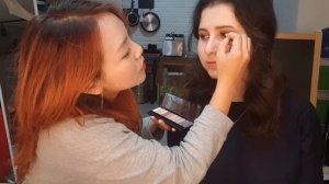 Делала Корейский Макияж Pусской Девушке 러시아인한테 한국메이크업을 하면?|минкюнха|Minkyungha|경하
