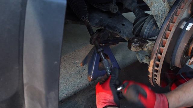 Замена рулевых наконечников Volvo XC70 P3 смотреть онлайн