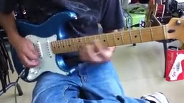 Fender Stratocaster American Deluxe Demo at Guitar Store -G Mixolydian смотреть онлайн