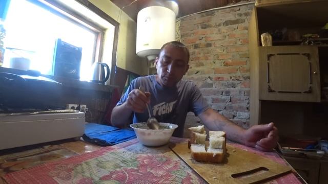 ОЧЕНЬ ВКУСНЫЙ ОБЕД ПРИГОТОВИЛ/ТУШЕНАЯ КАРТОШКА С МЯСОМ/ДОБАВКИ СО СВОЕГО ОГОРОДА/СУПЕР ВКУСНО! смотреть онлайн