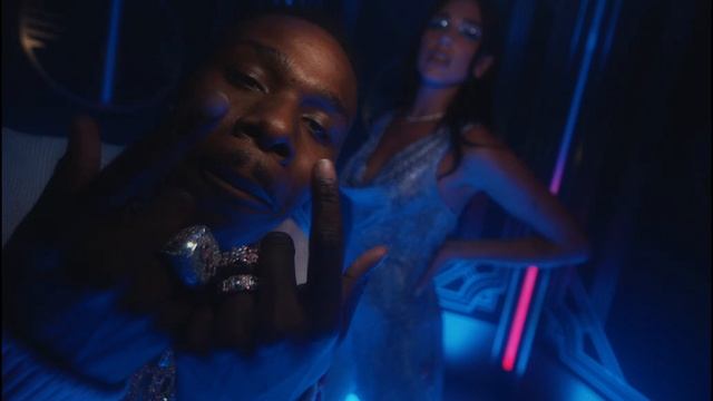 Клип Dua Lipa - Levitating Featuring DaBaby (Official Music Video) смотреть онлайн