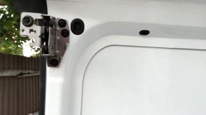 Замена лампочек задних габаритных фонарей на Ford Transit Custom