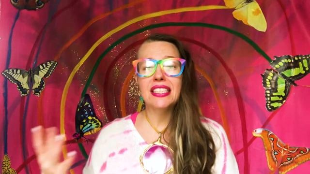 The Sacred (R)evolution Oracle Deck Intro with Lainie Love смотреть онлайн