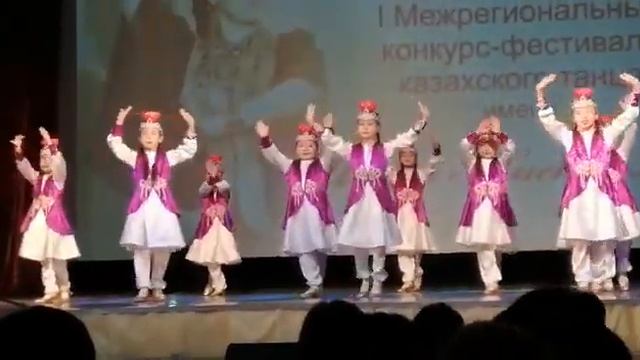 танец с пиалами смотреть онлайн