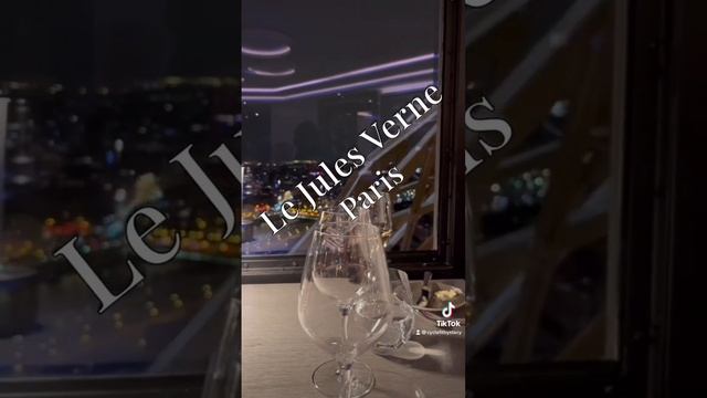 Paris! My Le Jules Verne (Paris) Experience #shorts #eiffeltower смотреть онлайн
