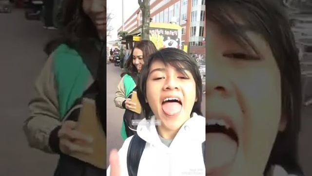 Keseruan Rey Bong & Cornelia Agatha di Amsterdam смотреть онлайн