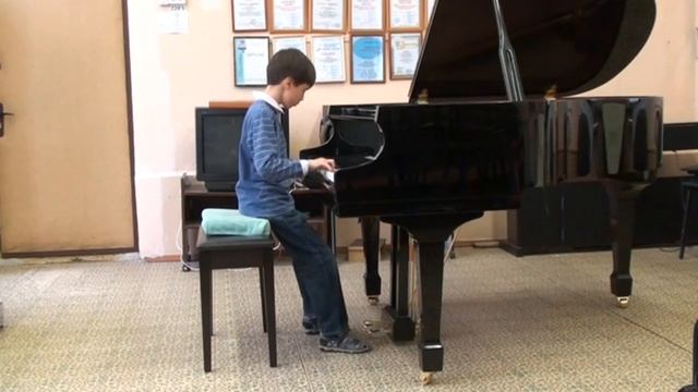 И.С.Бах "Менуэт" d-moll - Алексей Головщинский смотреть онлайн