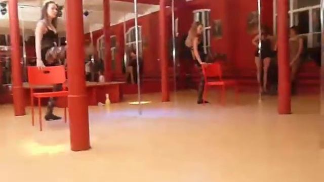 Стрип на стуле.Ученицы Ольги Остроуховой. смотреть онлайн