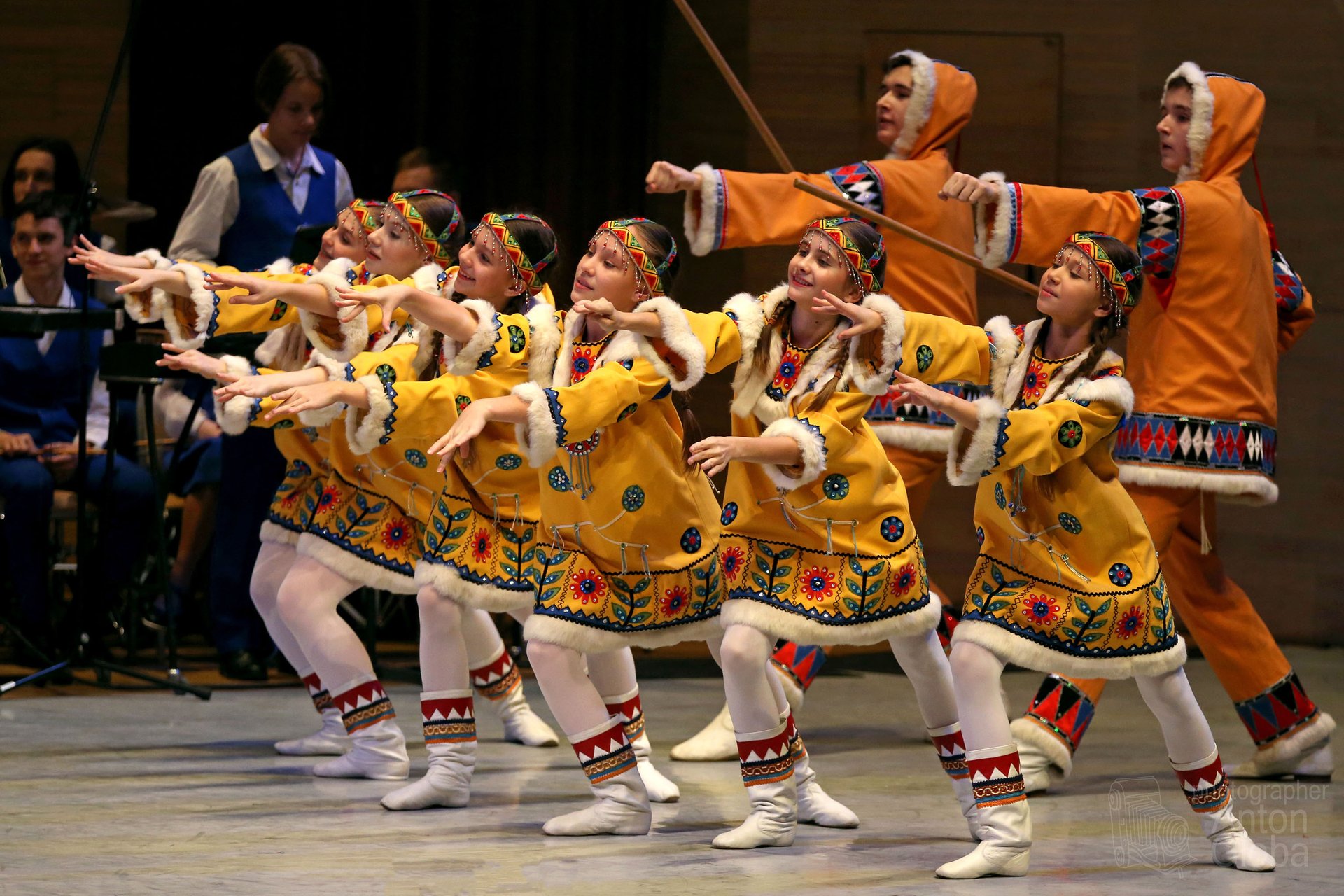 «ПРАЗДНИК МОЛОДОГО ОЛЕНЯ», Ансамбль Локтева. "HOLIDAY OF THE YOUNG DEER", Loktev Ensemble. смотреть онлайн