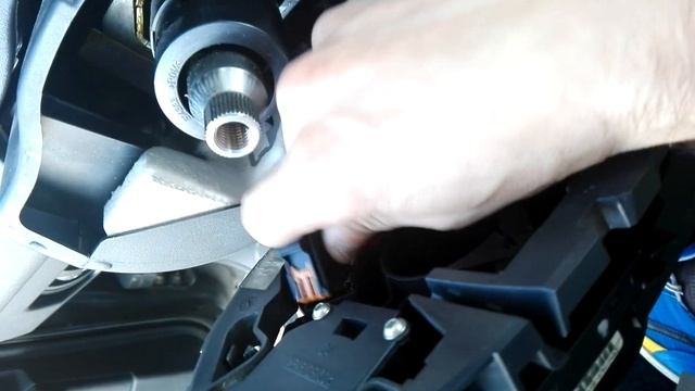 Desmontar e montar módulo rotativo de airbag Megane 2 смотреть онлайн