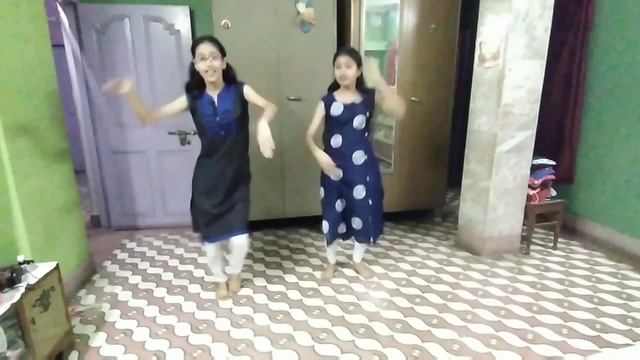SREYA SUKANNYA DANCE| SONG:- BOL NA HALKE HALKE | FILM:- JHOOM BARABAR JHOOM | смотреть онлайн