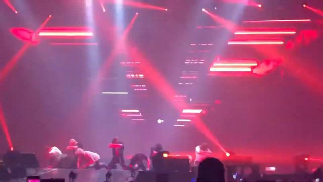 STRAY KIDS IN MOSCOW - Awaken + District 9 смотреть онлайн