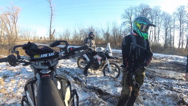 Loncin LX300 тоне в ораному полі з калюжою рєзко смотреть онлайн