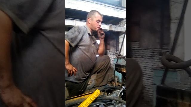 Заливаем тосол в К-700, часть 1. смотреть онлайн