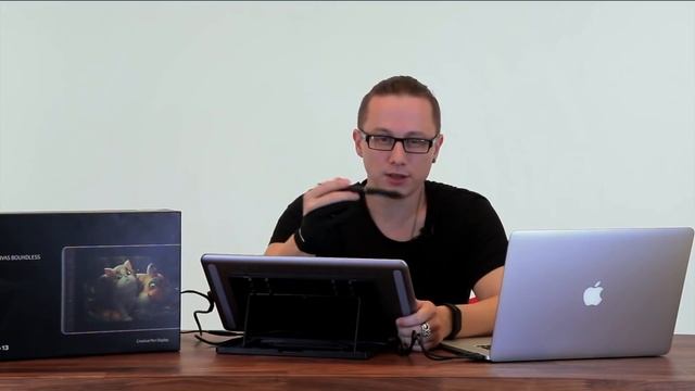 HUION KAMVAS Pro 13 // ОБЗОР И РАСПАКОВКА смотреть онлайн