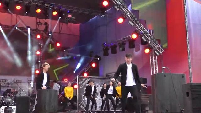 Выступление школы танца Danger Electro - Круче всех (День города Перми 12.06.2017) смотреть онлайн