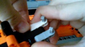 Как сделать пистолет из Лего Техник очень мощный часть 3