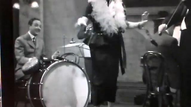 Alice Faye sings Alexander's Ragtime Band смотреть онлайн
