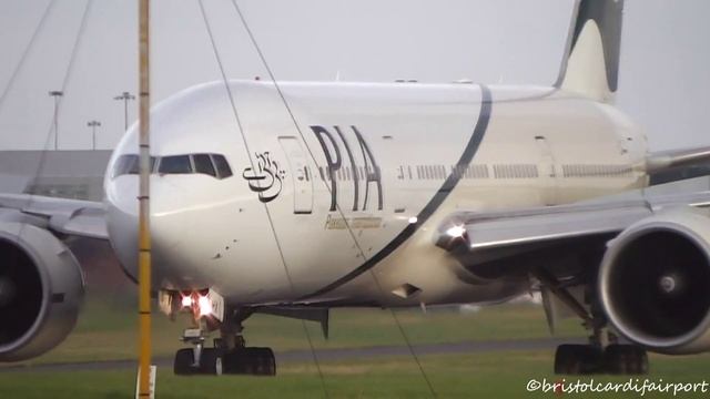 PIA Pakistan International Airlines Boeing 777-240ER AP-BHX Landing at Birmingham Airport (BHX-EGBB смотреть онлайн