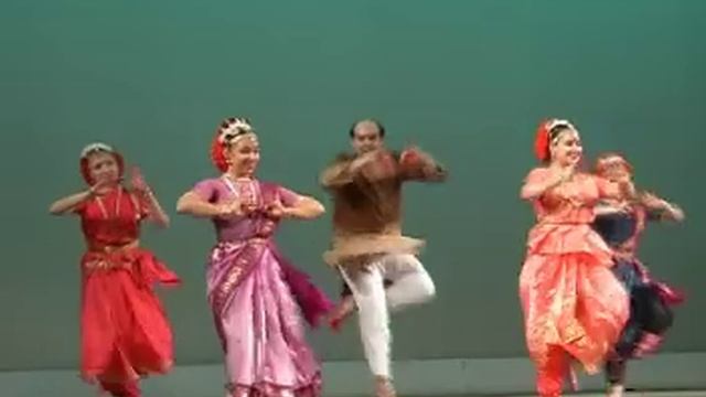 Indian fusion dance by Apsara.ru dancers смотреть онлайн
