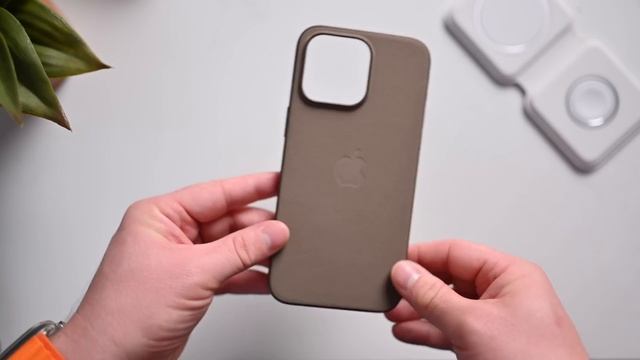 Hands On With Apple's FineWoven iPhone 15 Cases! смотреть онлайн