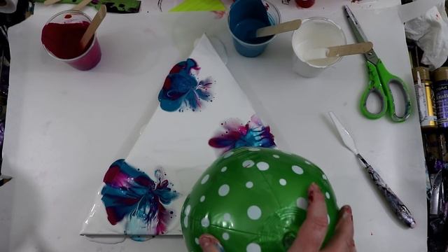 (246) Beach Ball Balloon Dip, Fluid Art Technique