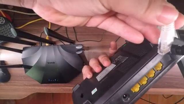 Tenda AC23 AC2100 Unboxing And Test Vs AC6