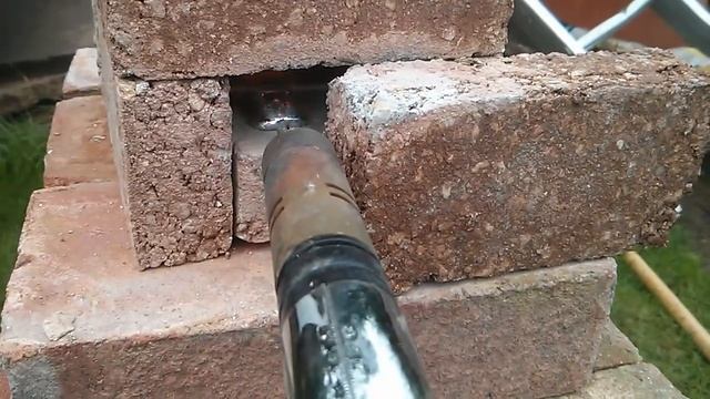 Homemade Vermiculite fire brick - test furnace melting aluminium with blowtorch смотреть онлайн
