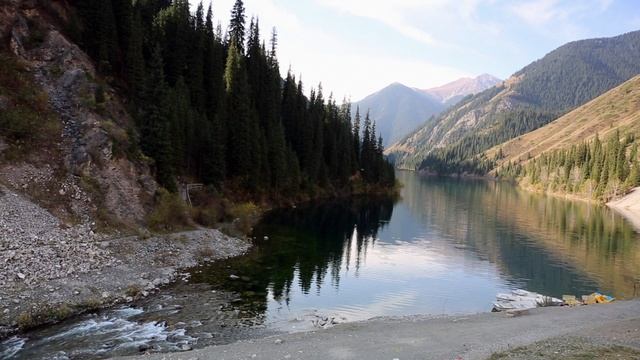 Осенние зарисовки на озере Кольсай, Республика Казахстан.