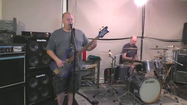 HEATBALL - Bass & Drum session - Shadows Under Him смотреть онлайн