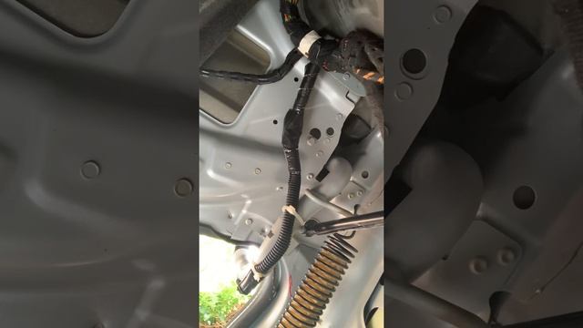 Fixing Backup Camera that Stopped Working Sometimes on 2013 Mercedes S550 W221 смотреть онлайн