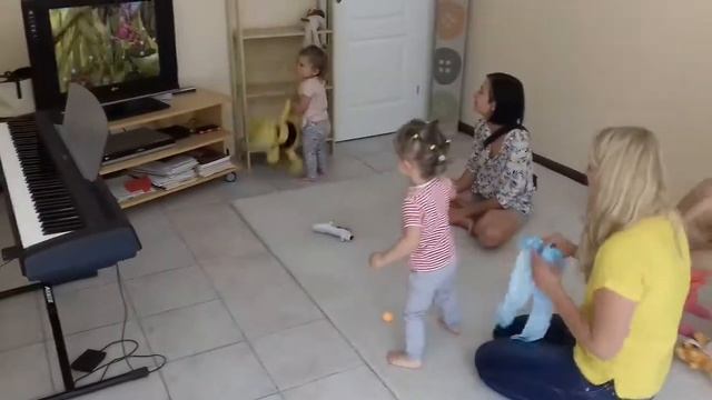 Музыкальная классика в анимации - "Вальс цветов" смотреть онлайн