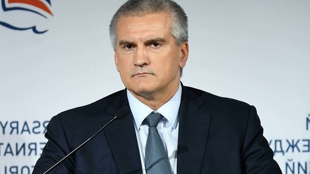 Аксенов поручил использовать период самоизоляции для ремонта дорог смотреть онлайн