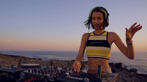 Miss Monique - Sunset Portugal