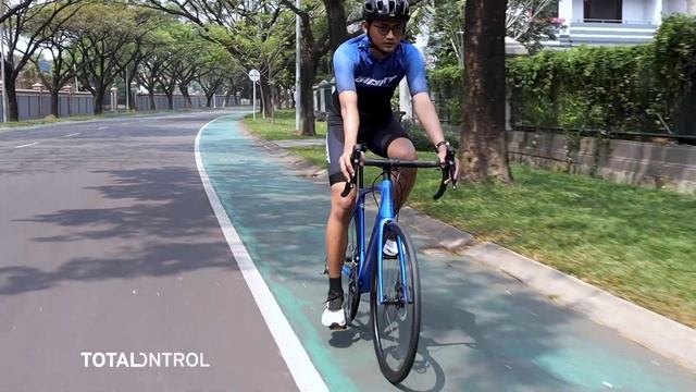 Giant TCR Advanced 3 Disc Blue Ashes: Sepeda Road Bike Carbon Dengan Harga Terjangkau смотреть онлайн