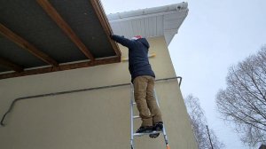 КАК Повесить УЛИЧНУЮ ГИРЛЯНДУ. Наш способ крепления на фасад гирлянды.