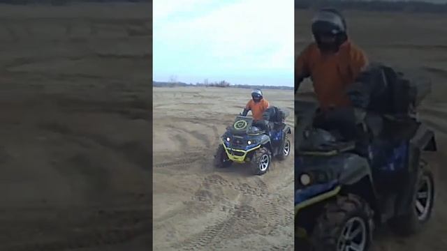 По песку на квадроцикле смотреть онлайн