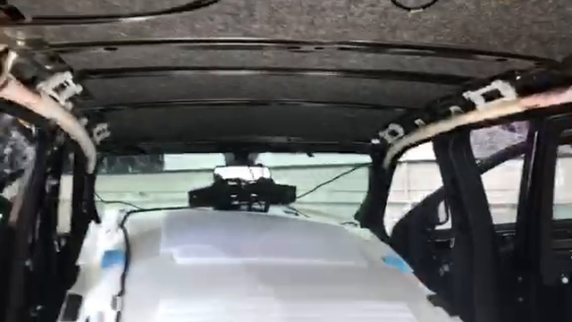 Джип Гранд Чероки - очень хорошая машина, вот только шумоизоляции ей явно не хватает. Добавим! смотреть онлайн