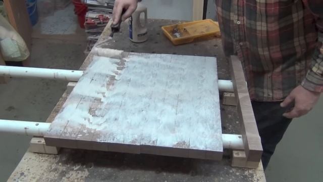 Using the sapwood in making an end grain cutting board (Заболонь в торцевой разделочной доске) смотреть онлайн