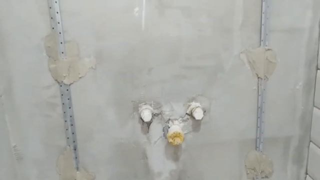 ПАНЕЛЬ ИЗ ПЛИТКИ КАБАНЧИКА В САНУЗЛЕ. Откосы, монтаж листвы, заусовка. смотреть онлайн
