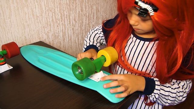 Сломал Скейтборд Пенни Пранк на Скейте Развалился во время трюка Skateboarding смотреть онлайн