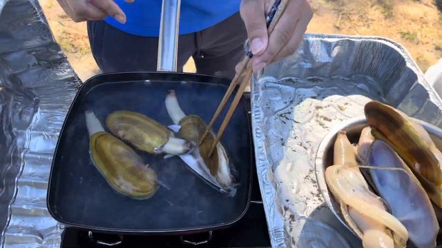 Easy Steps to Clean Razor Clams смотреть онлайн