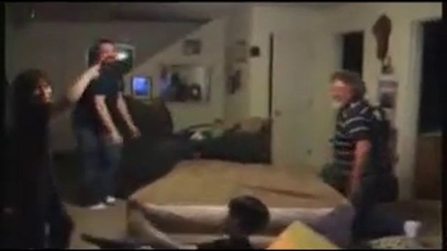 Ребенок и надувной матрас жесть! Kid and air bed! смотреть онлайн