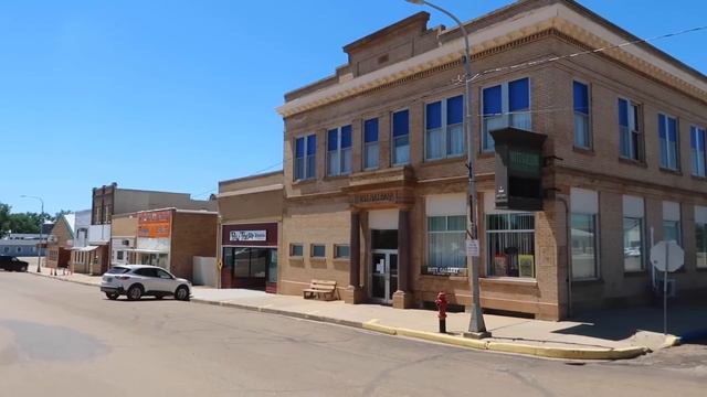 Empty Small Towns In North Dakota - Cross Country Road Trip / Enchanted Highway & Closed Downtowns смотреть онлайн