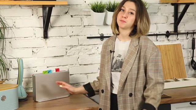 Спасаем маленькую кухню. Советы по организации пространства. Идея для кухни смотреть онлайн