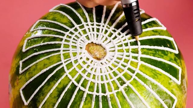 ЛАЙФХАКИ С ГОРЯЧИМ КЛЕЕМ || Лучшие идеи поделок из горячего клея и 3d-ручки от БЕРИ И ДЕЛАЙ смотреть онлайн